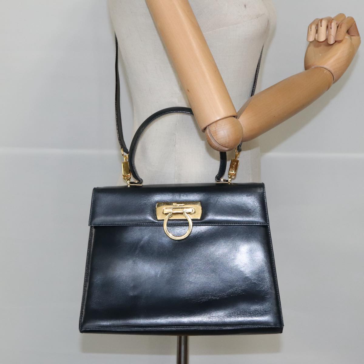 Salvatore Ferragamo Gancini Hand Bag Leather 2way Navy Gold Auth 98125