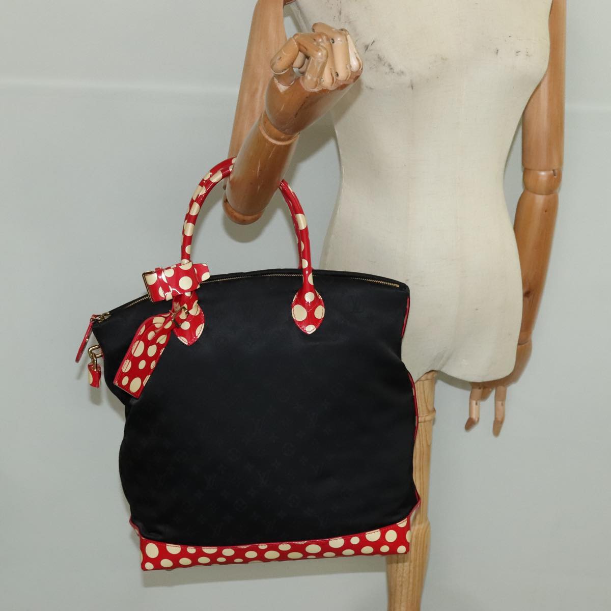 LOUIS VUITTON Vernis Dot Infinity Lockit MM Hand Bag M40681 LV Auth 98310V