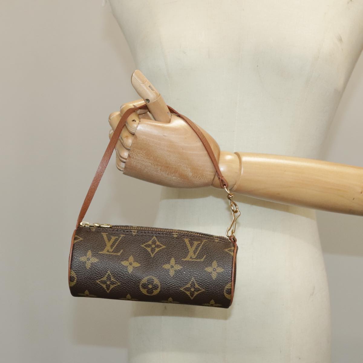 LOUIS VUITTON Monogram Papillon Pouch LV Auth 98549