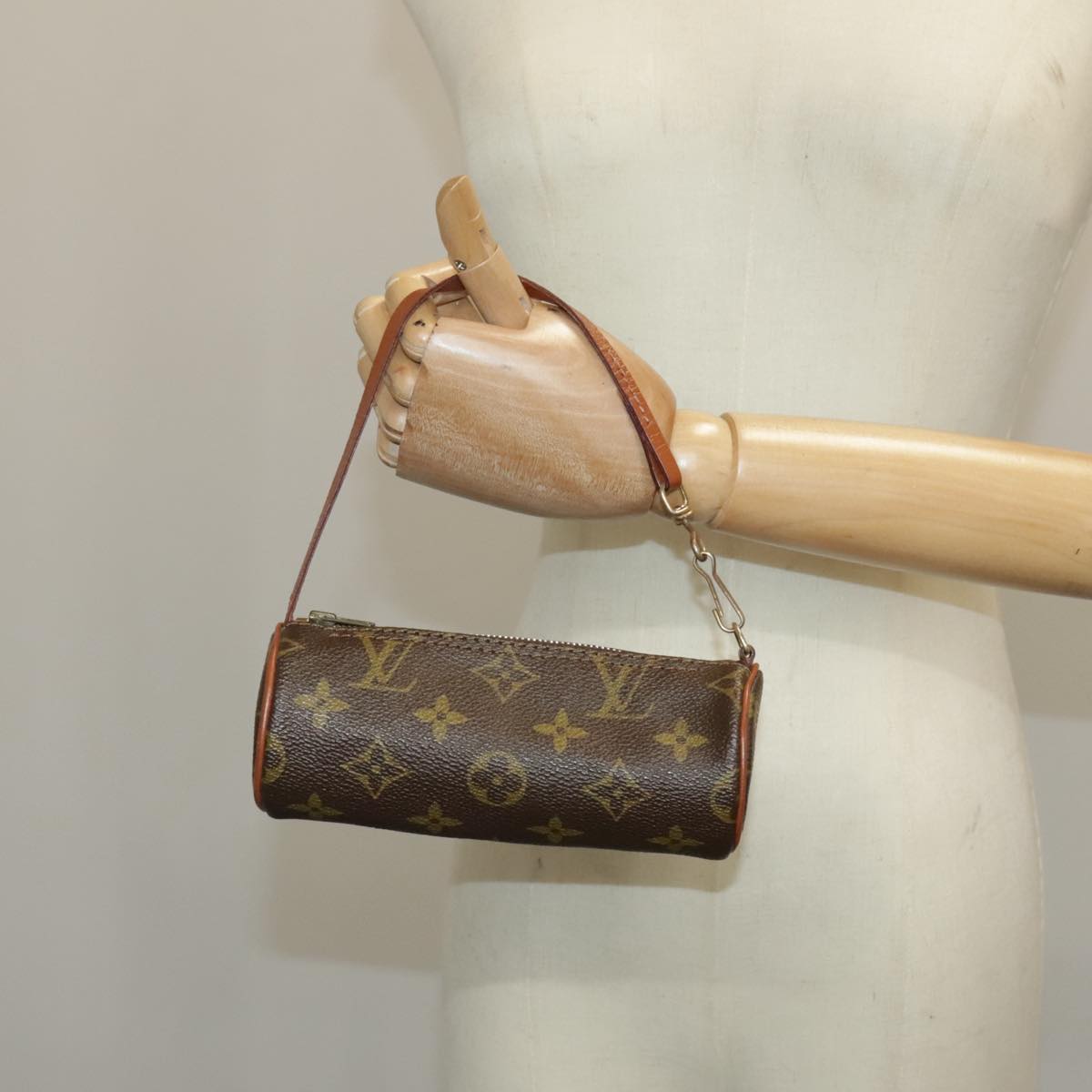 LOUIS VUITTON Monogram Papillon Pouch LV Auth 98554