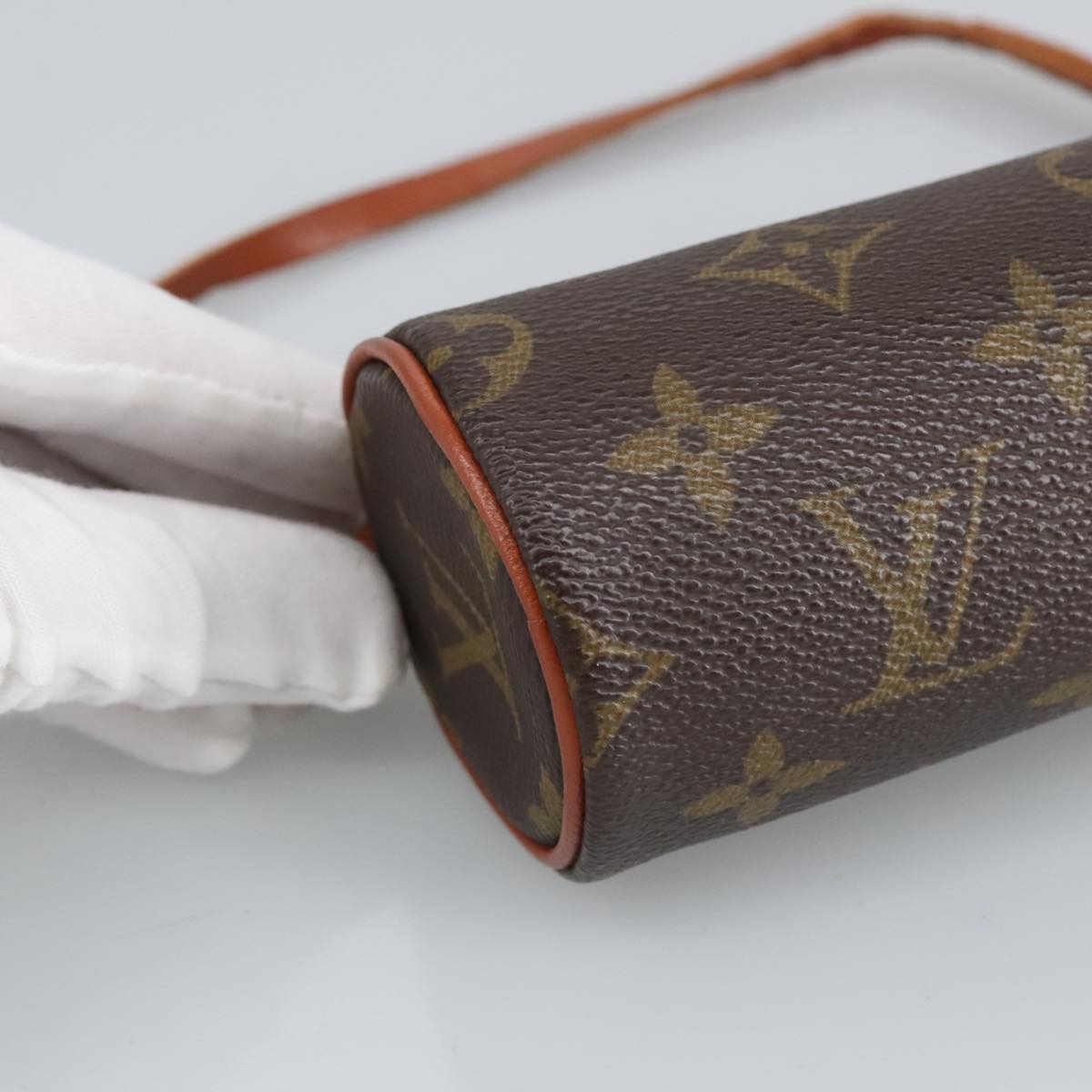 LOUIS VUITTON Monogram Papillon Pouch LV Auth 98719