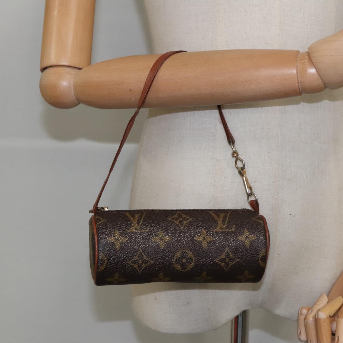 LOUIS VUITTON Monogram Papillon Pouch LV Auth 98730