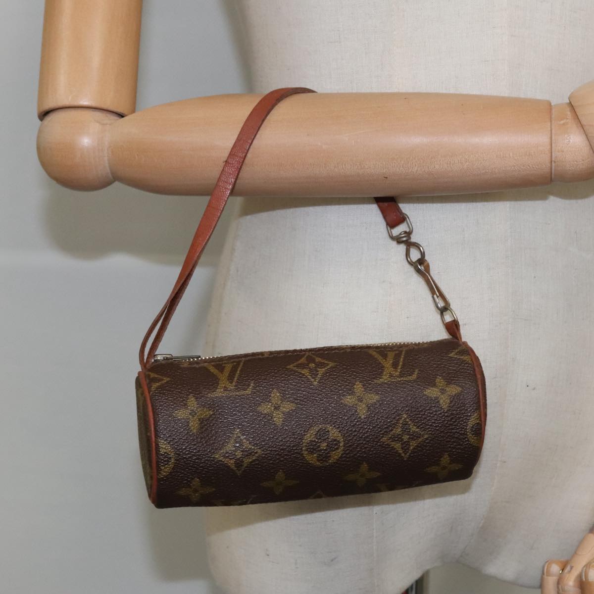 LOUIS VUITTON Monogram Papillon Pouch LV Auth 98756