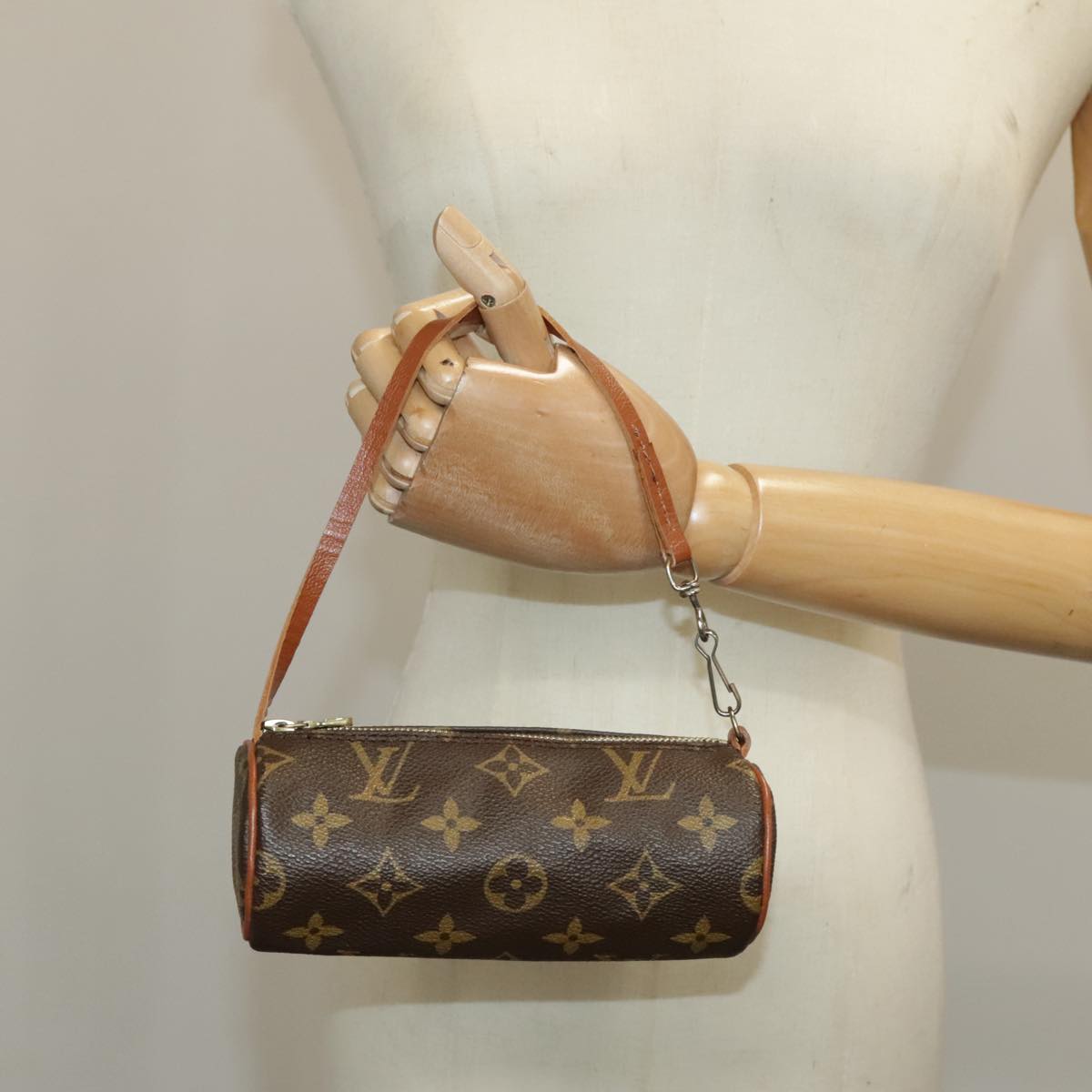 LOUIS VUITTON Monogram Papillon Pouch LV Auth 98902