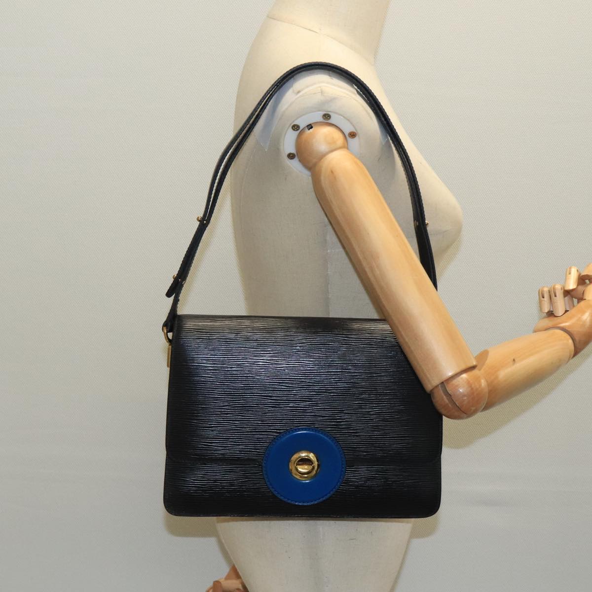 LOUIS VUITTON Epi Bicolor Free Run Shoulder Bag Black Blue M52415 LV Auth 98960