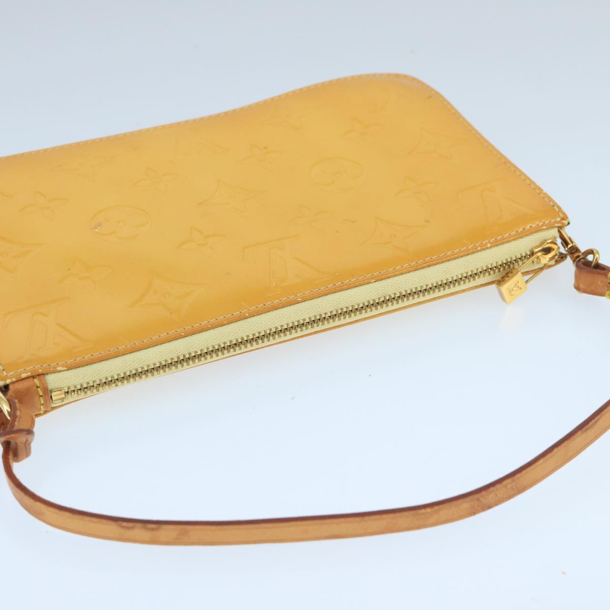 LOUIS VUITTON Vernis Lexington Accessory Pouch Lime Yellow M91058 LV Auth 99021