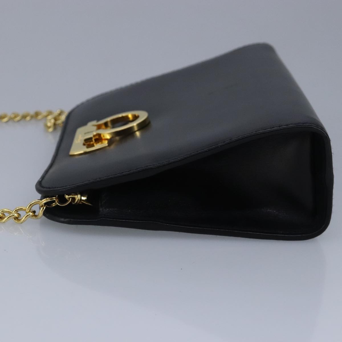 Salvatore Ferragamo Gancini Chain Shoulder Bag Leather Black Gold Auth 99048