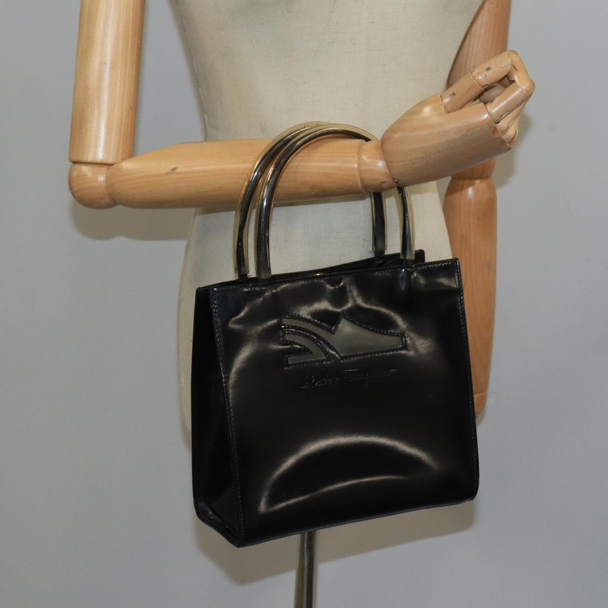 Salvatore Ferragamo Hand Bag Enamel Black Clear Gold Auth 99177