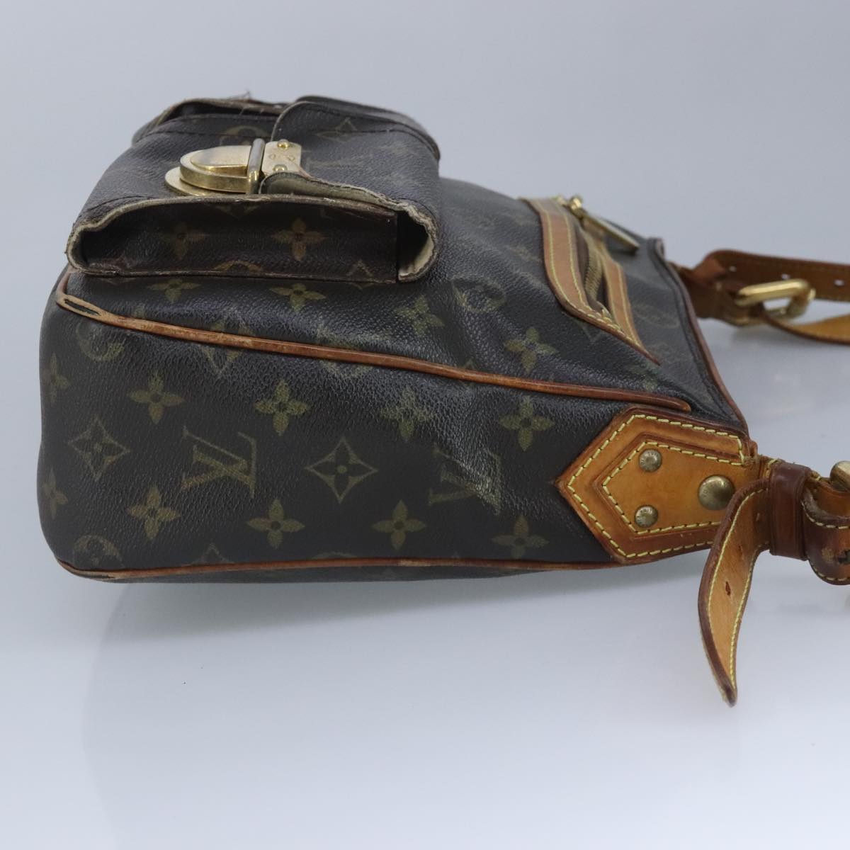 LOUIS VUITTON Monogram Hudson GM Shoulder Bag M40045 LV Auth 99282