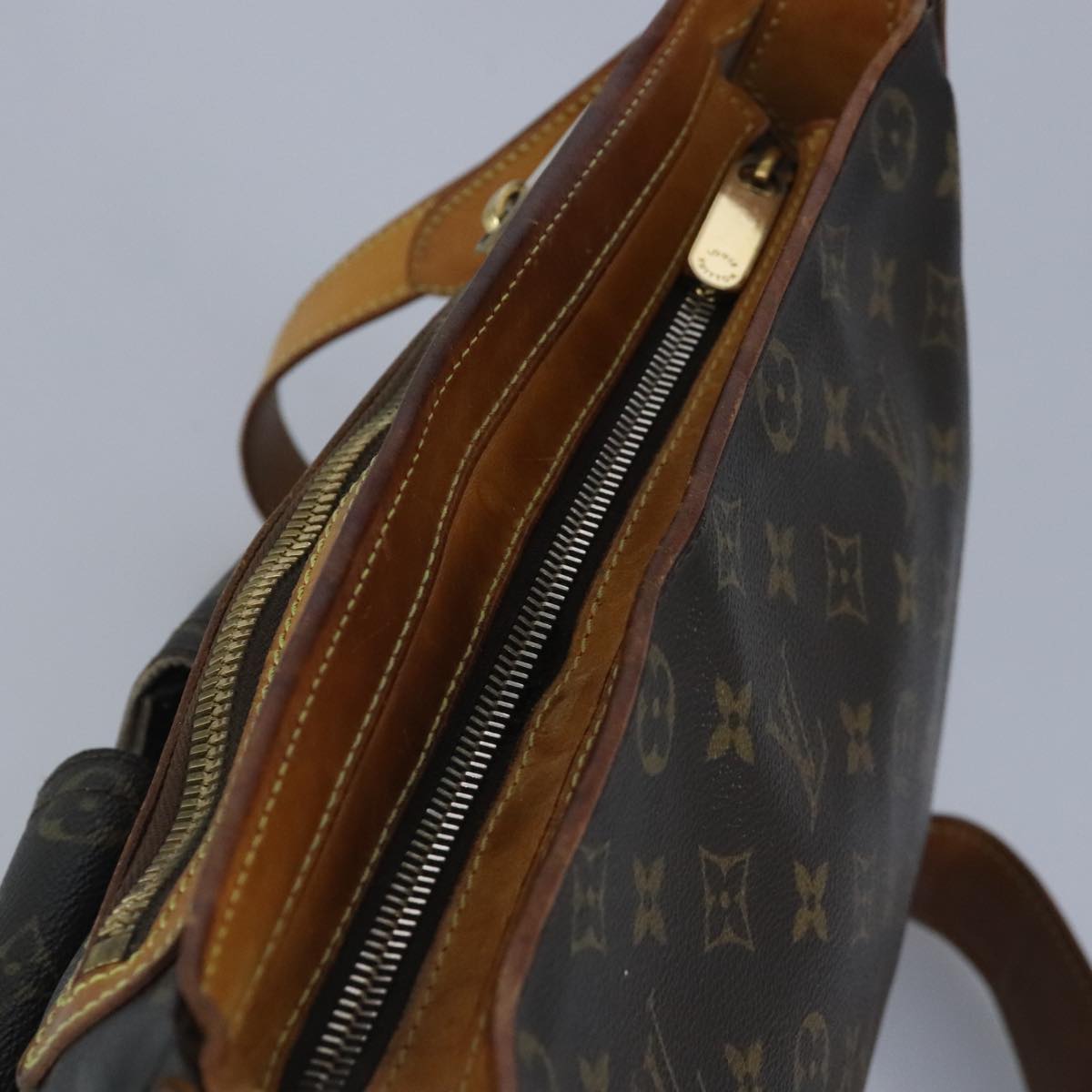 LOUIS VUITTON Monogram Hudson GM Shoulder Bag M40045 LV Auth 99282