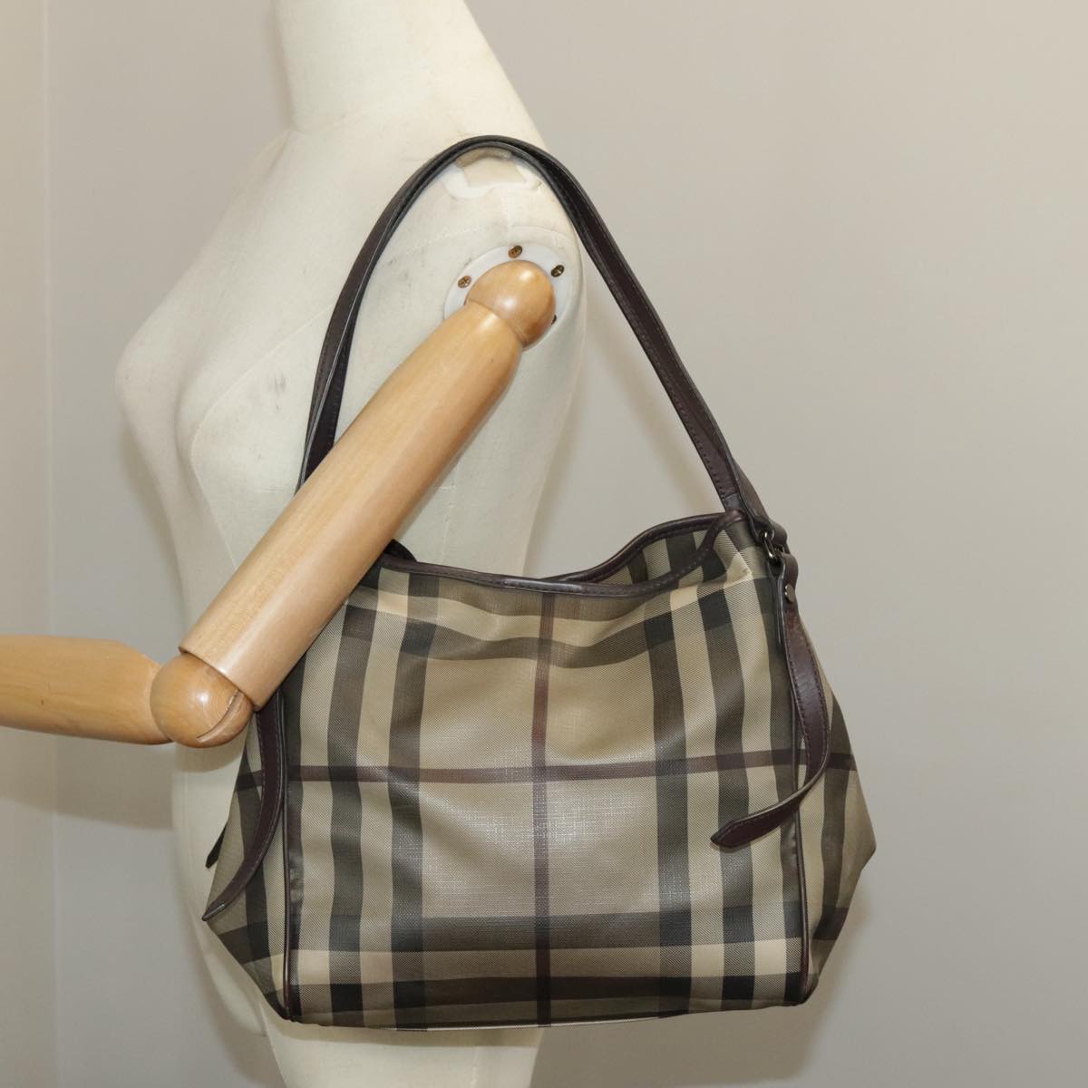 BURBERRY Nova Check Shoulder Bag PVC Silver Beige Auth 99325