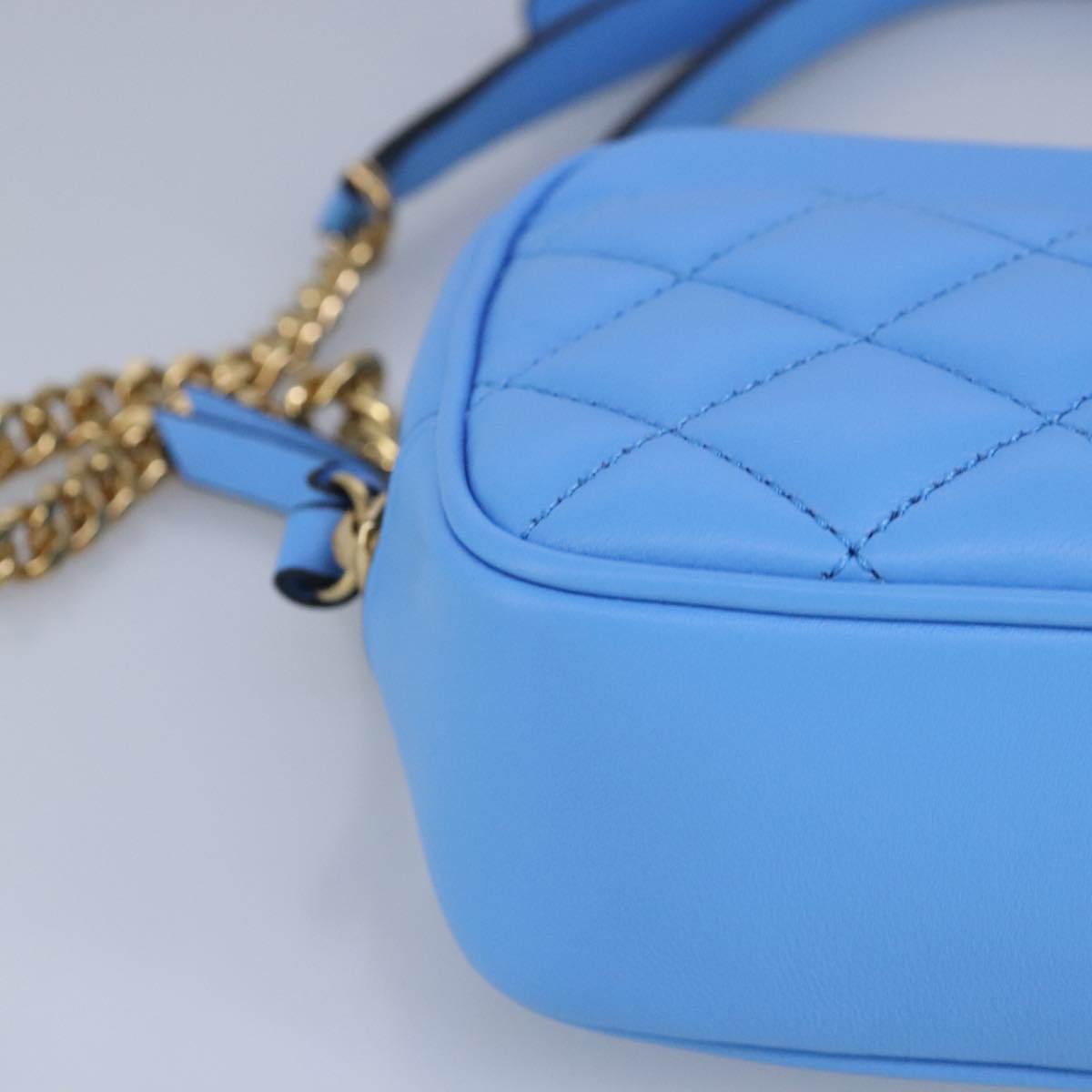 VERSACE Chain Shoulder Bag Leather Light Blue Gold Auth 99391