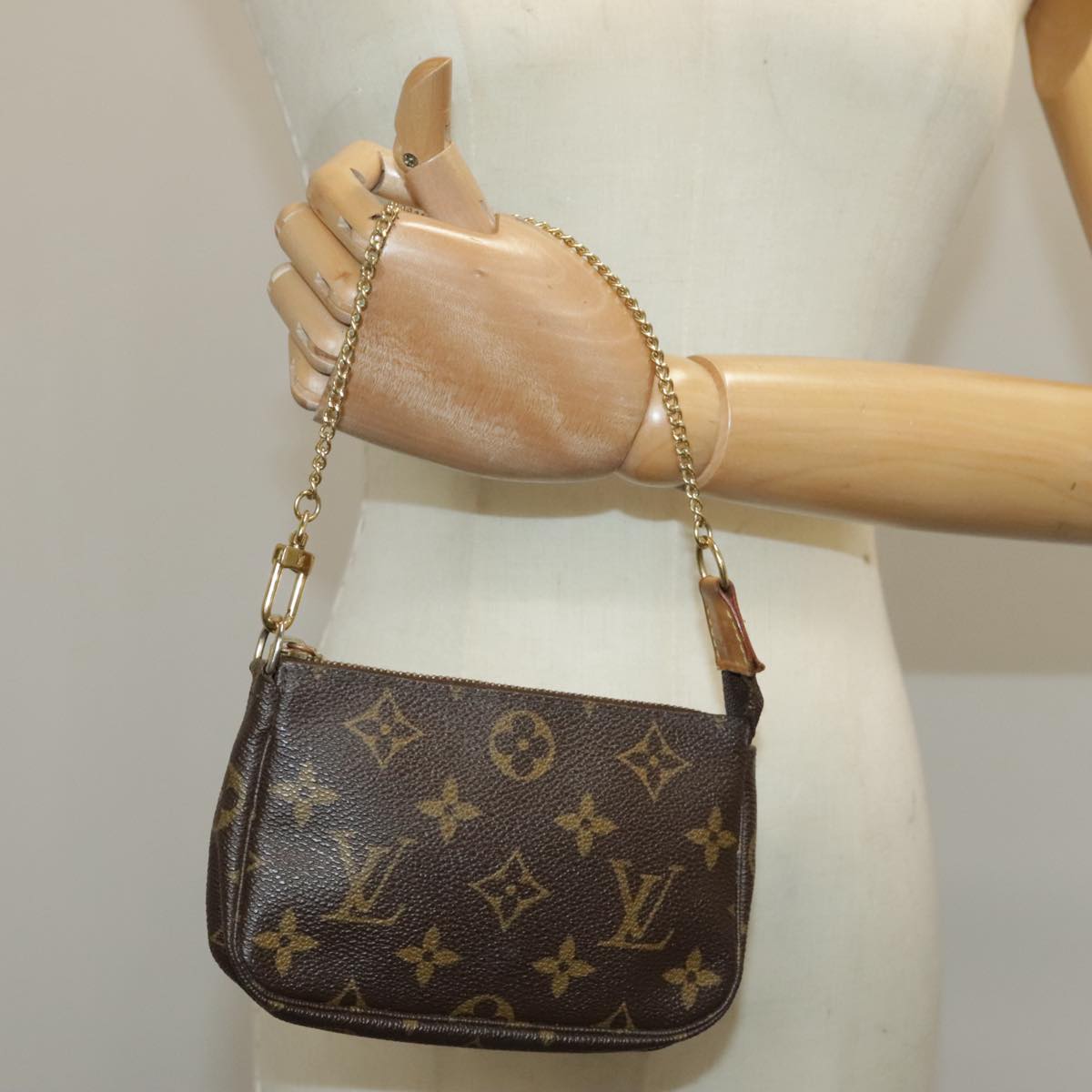 LOUIS VUITTON Monogram Mini Pochette Accessoires Pouch M58009 LV Auth 99402