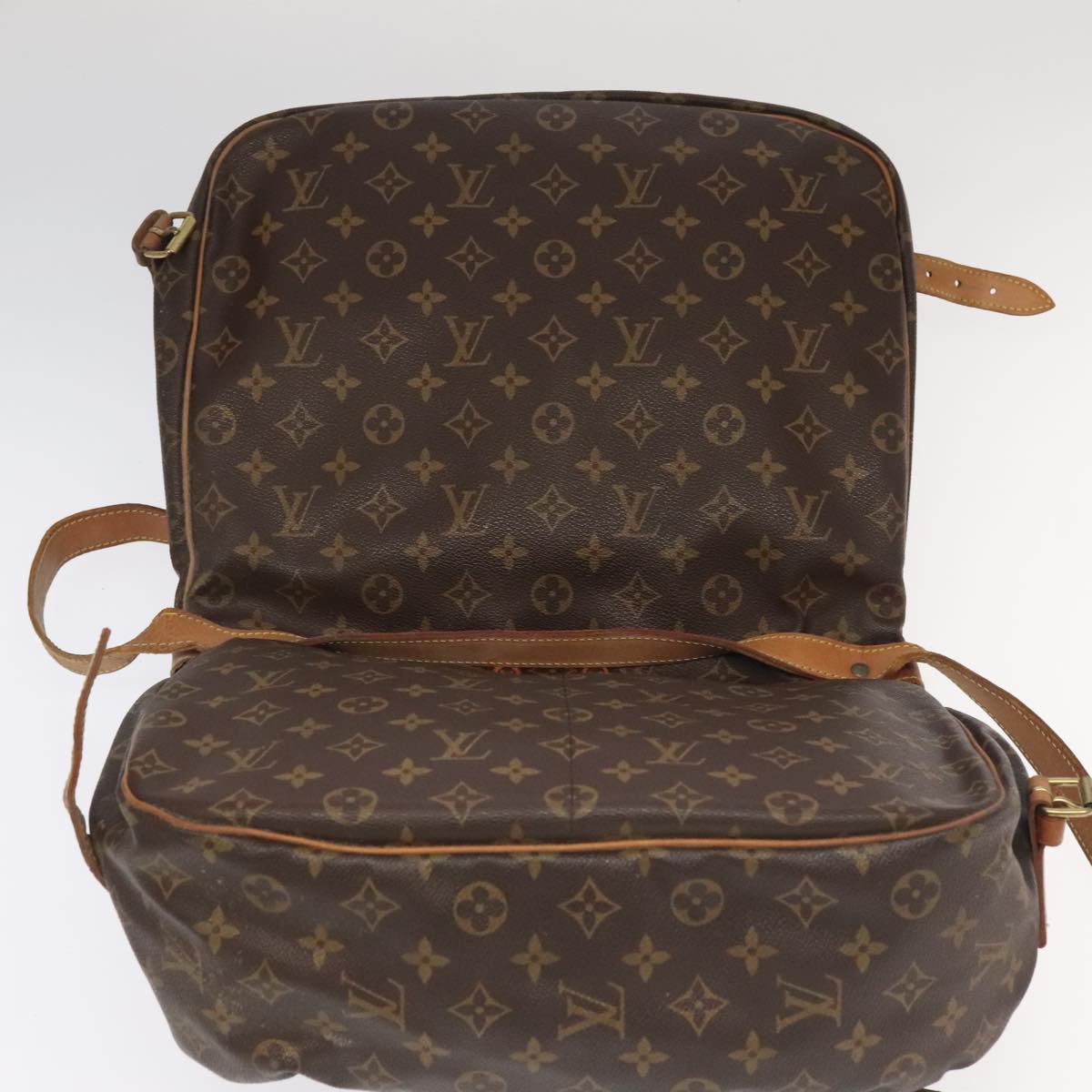 LOUIS VUITTON Monogram Saumur 35 Shoulder Bag M42254 LV Auth 99594