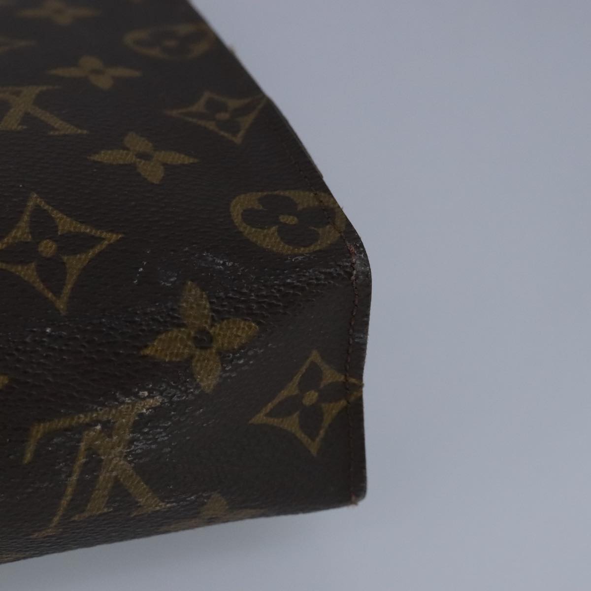 LOUIS VUITTON Monogram Poche Toilette 26 Pouch M47542 LV Auth 99631