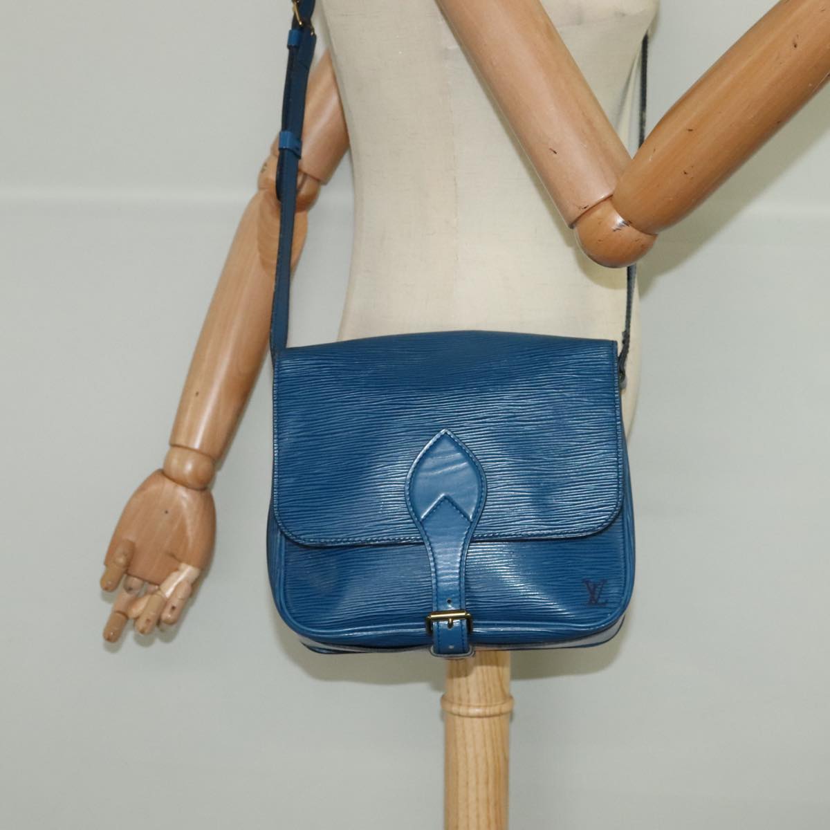 LOUIS VUITTON Epi Cartouchiere MM Shoulder Bag Blue M52245 LV Auth 99747