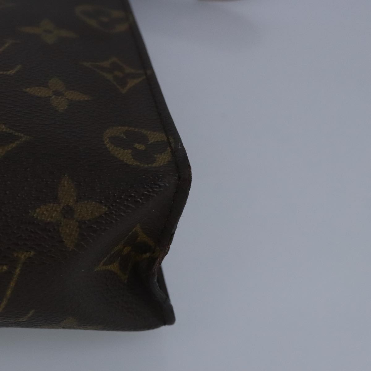 LOUIS VUITTON Monogram Poche Toilette 26 Pouch M47542 LV Auth 99784