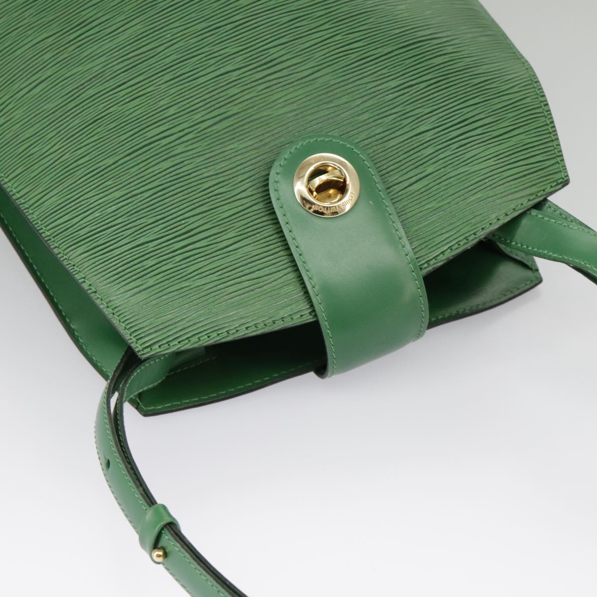 LOUIS VUITTON Epi Cluny Shoulder Bag Green M52254 LV Auth 99806