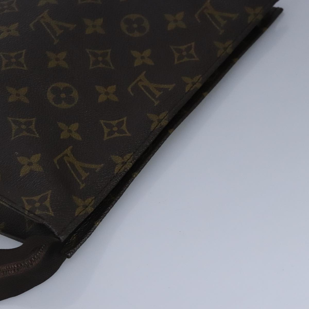 LOUIS VUITTON Monogram Poche Toilette 26 Pouch M47542 LV Auth 99831