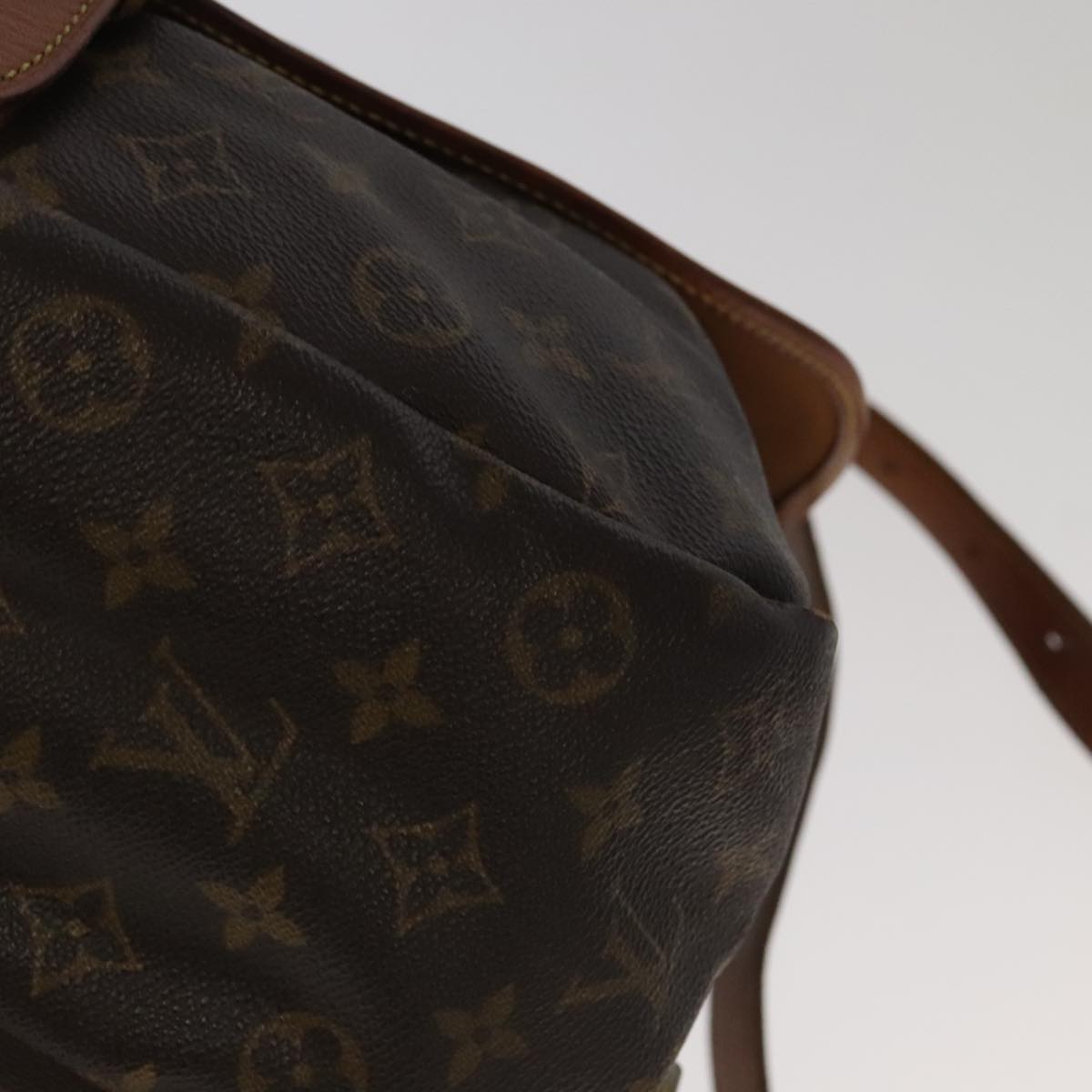 LOUIS VUITTON Monogram Saumur 35 Shoulder Bag M42254 LV Auth 99868