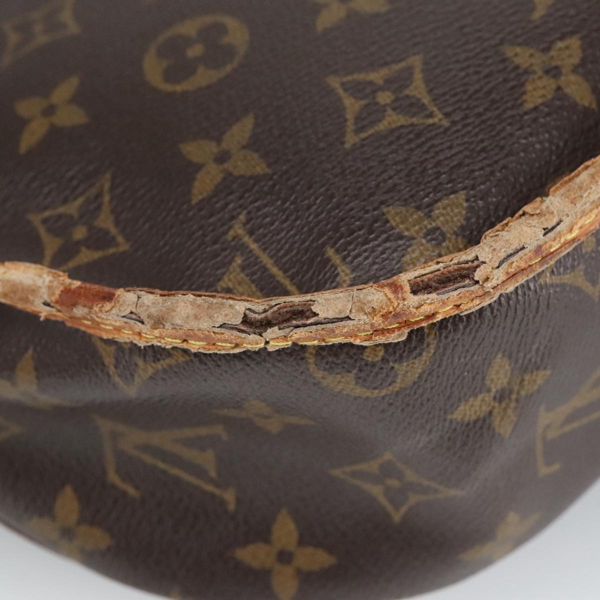 LOUIS VUITTON Monogram Menilmontant PM Shoulder Bag M40474 LV Auth 99887