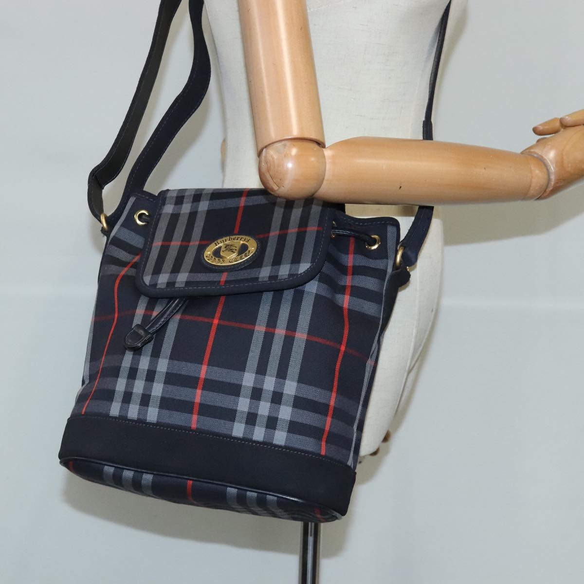 Burberrys Nova Check Shoulder Bag Canvas Navy Gold Auth 99926