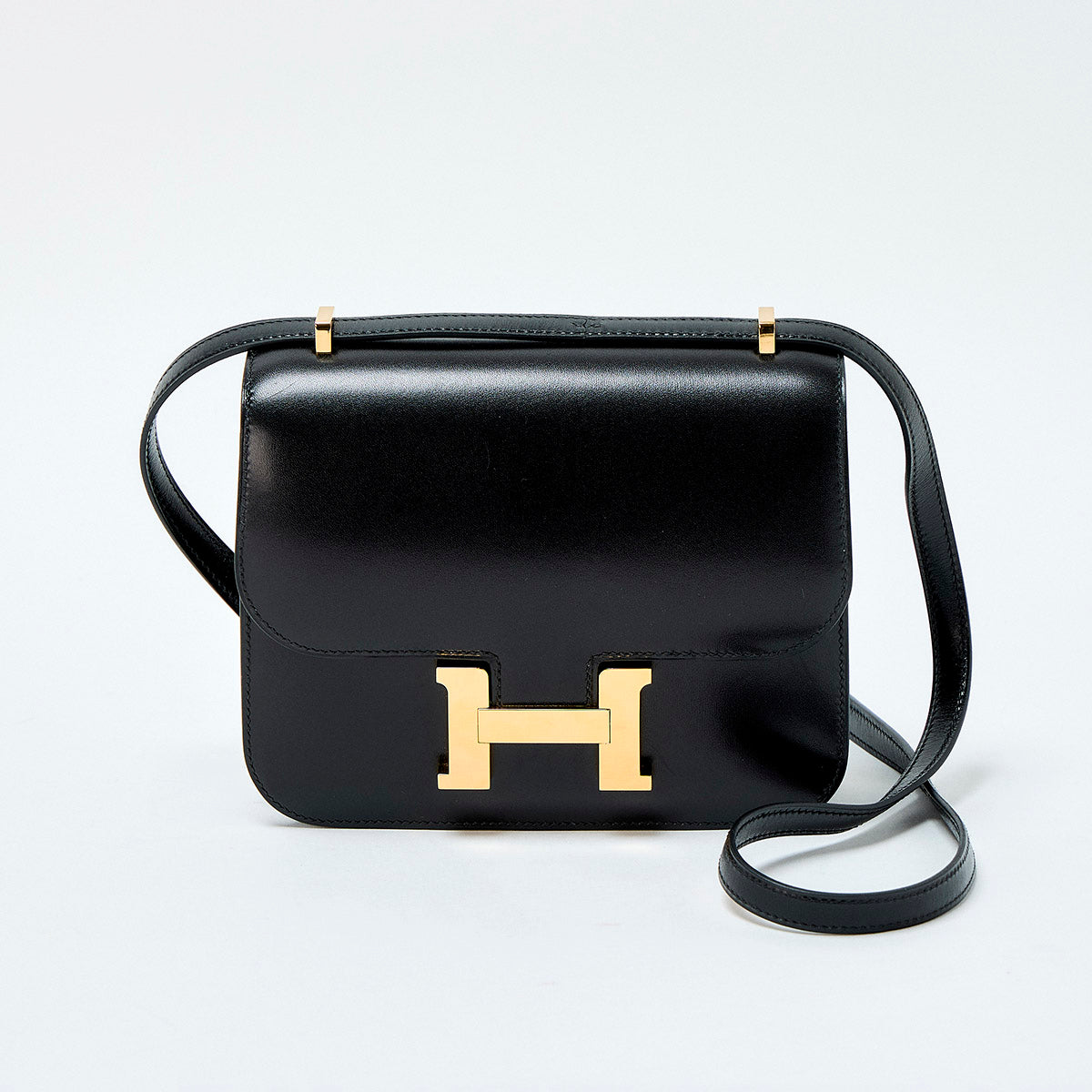 HERMES Constance Mini 2022 U Shoulder Bag Noir Gold Tadelakt Auth