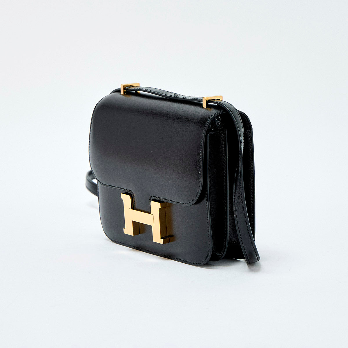 HERMES Constance Mini 2022 U Shoulder Bag Noir Gold Tadelakt Auth