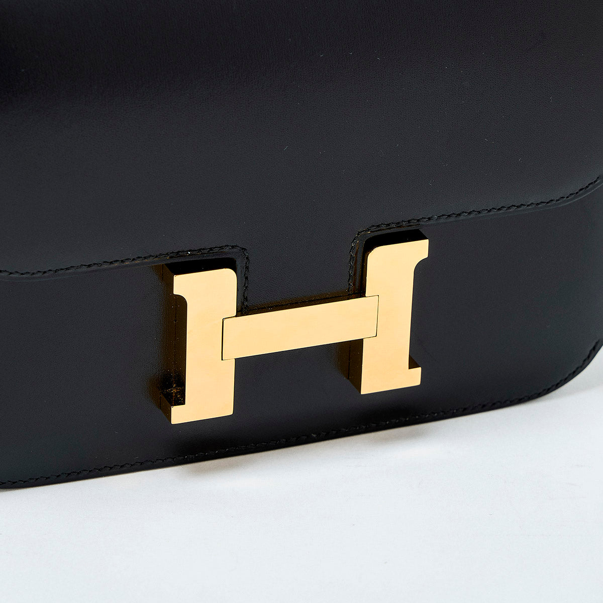 HERMES Constance Mini 2022 U Shoulder Bag Noir Gold Tadelakt Auth