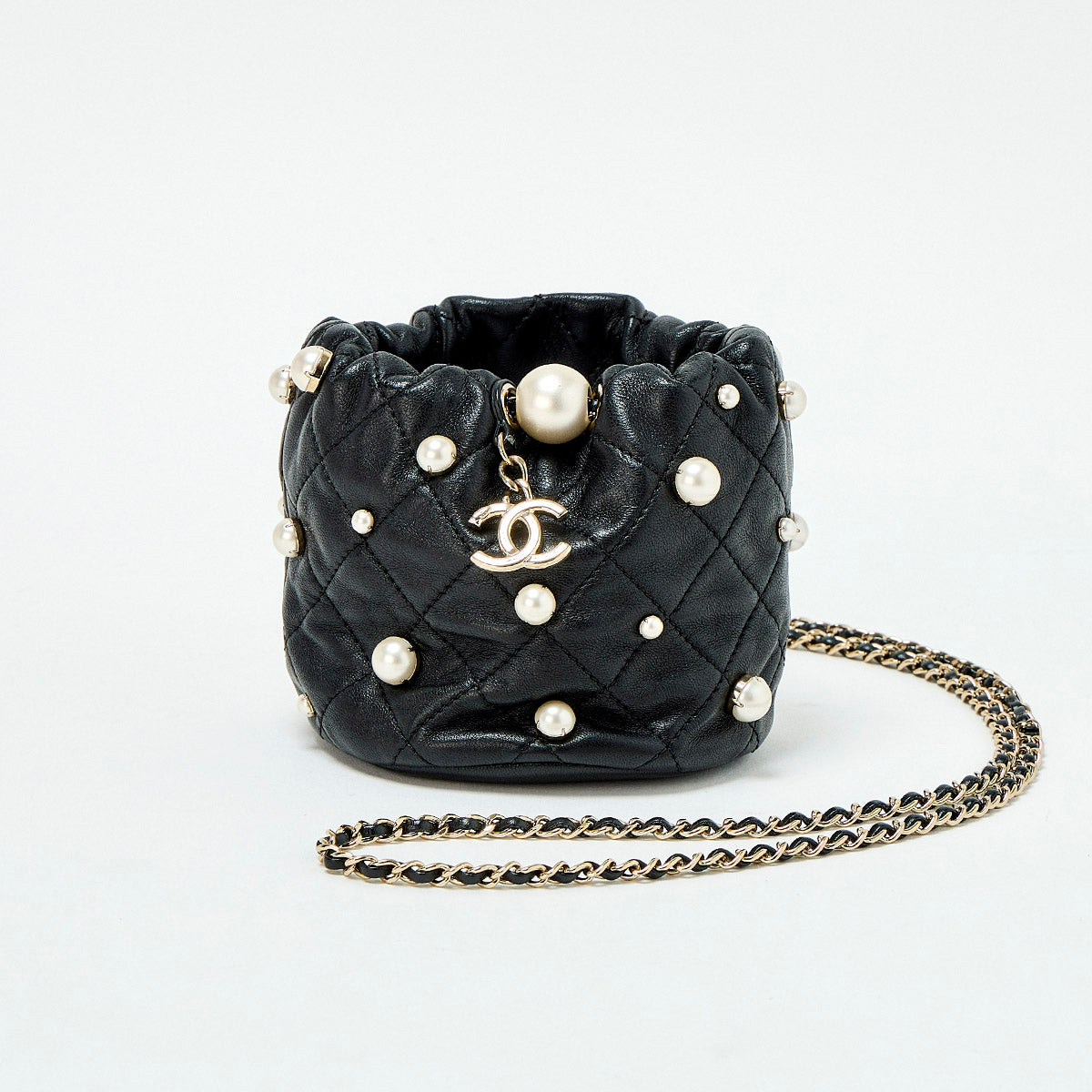 CHANEL Matelasse ChainPouch 2021 Shoulder Bag Black Gold Lamb Skin Auth