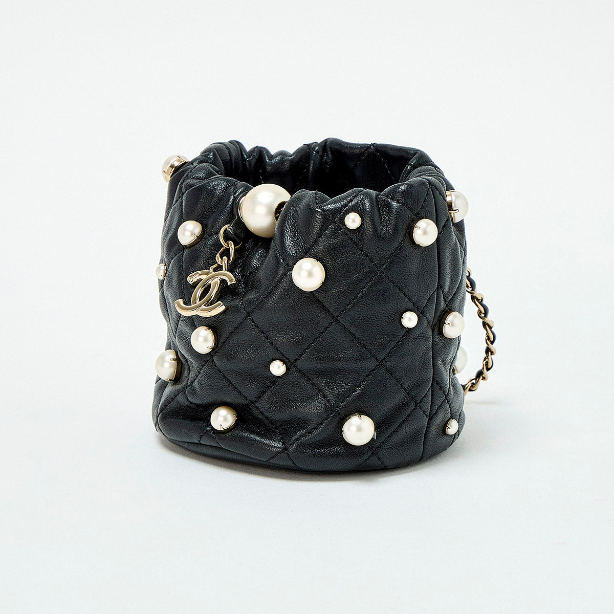 CHANEL Matelasse ChainPouch 2021 Shoulder Bag Black Gold Lamb Skin Auth