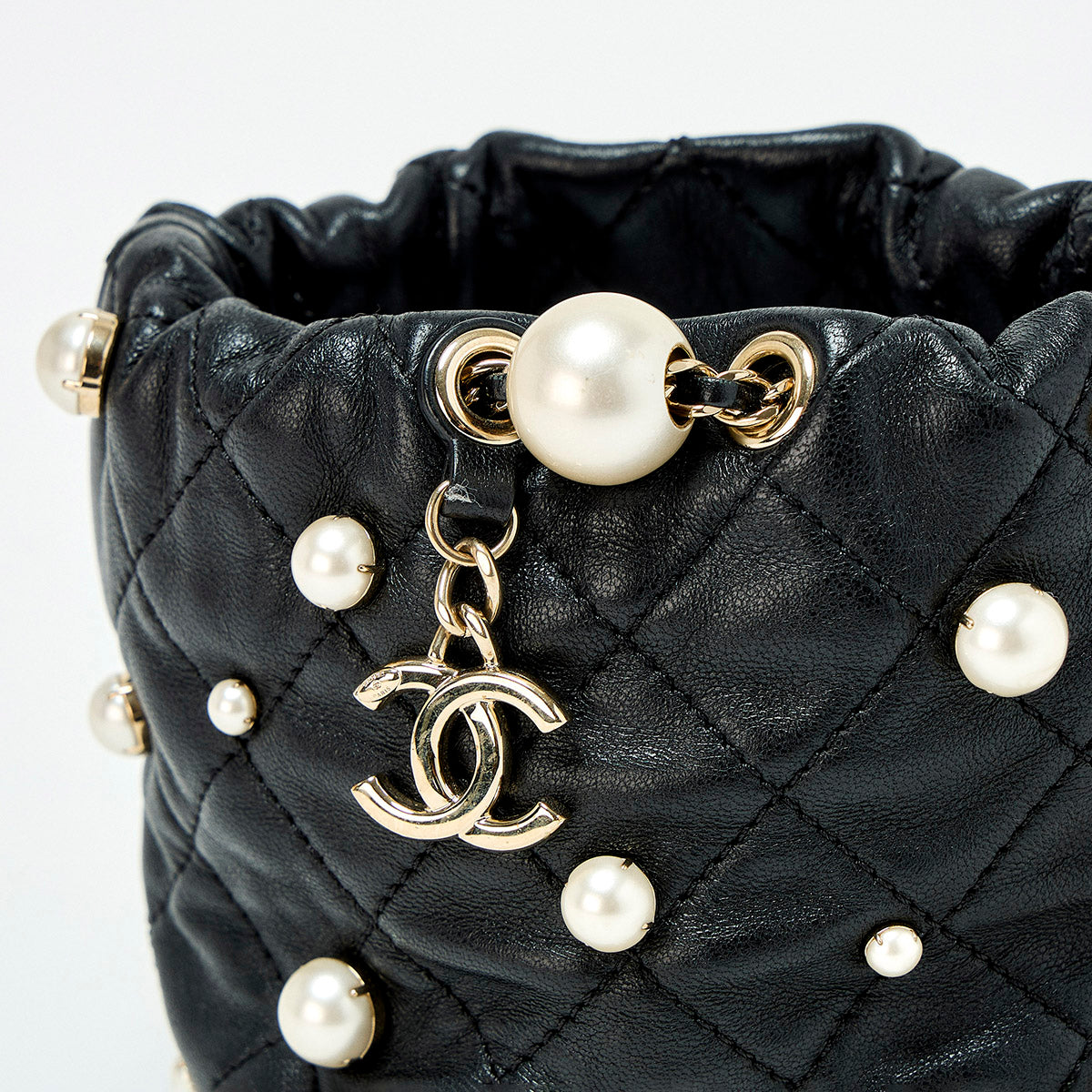 CHANEL Matelasse ChainPouch 2021 Shoulder Bag Black Gold Lamb Skin Auth
