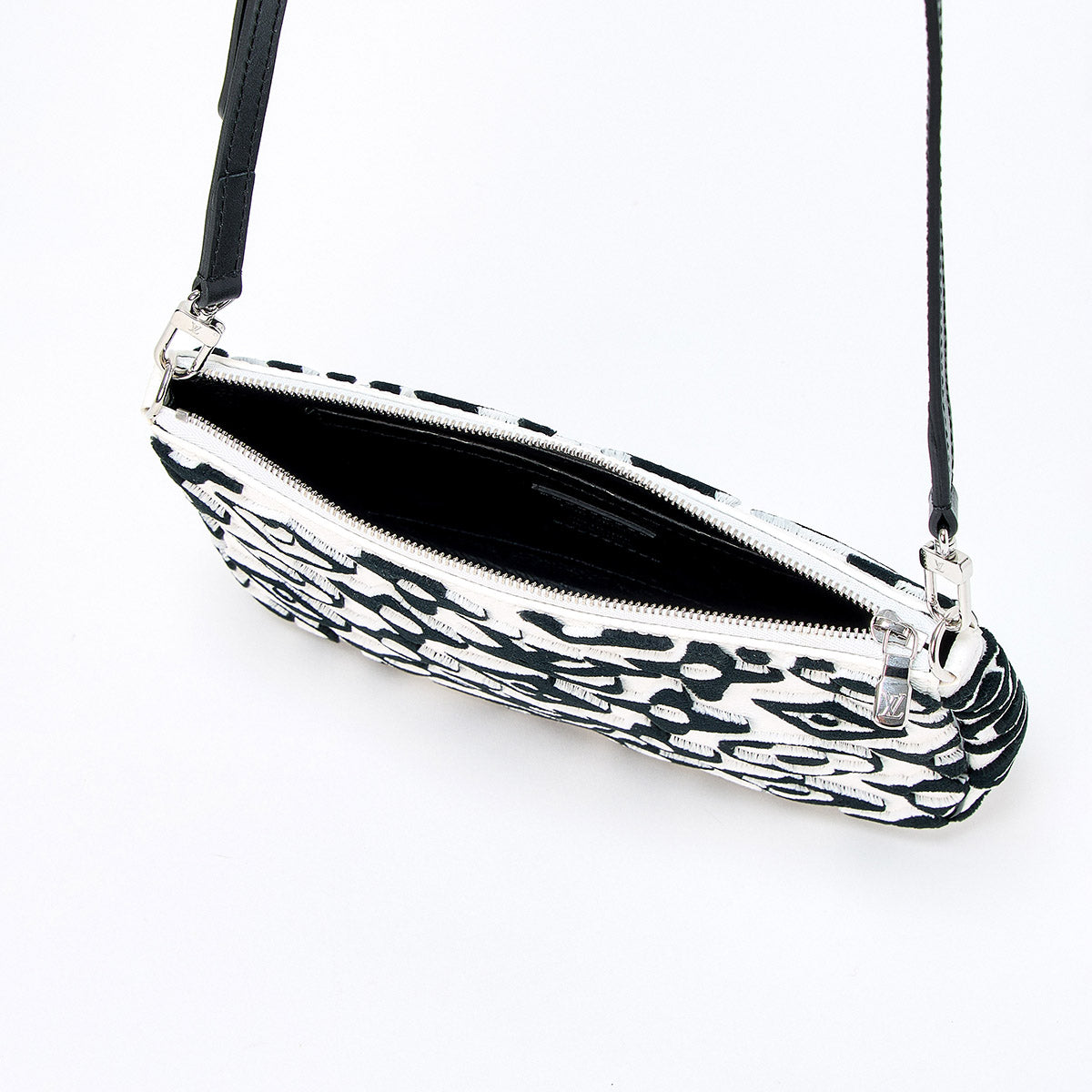 LOUIS VUITTON Pochette Accessoires Monogram 2021 Shoulder Bag White Black Silver Monogram Auth