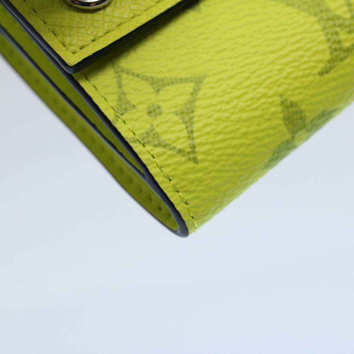 LOUIS VUITTON Taigalama Discovery Compact Wallet Jaune M67629 LV Auth ac2214