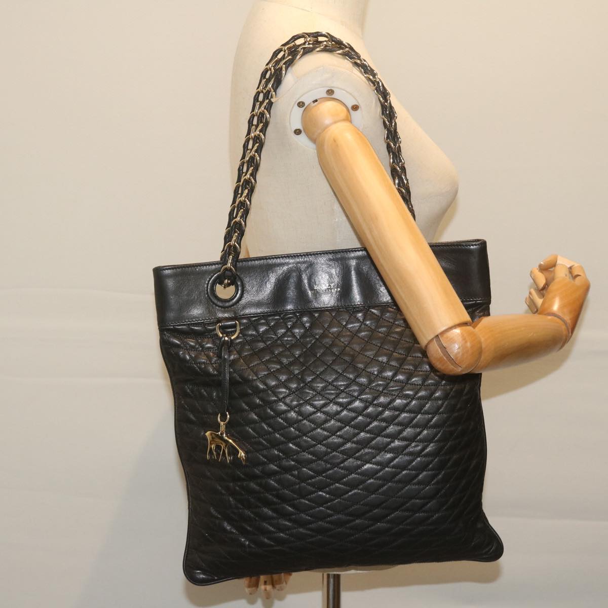 BALLY Quilted Chain Shoulder Bag Leather Black Auth ac2555