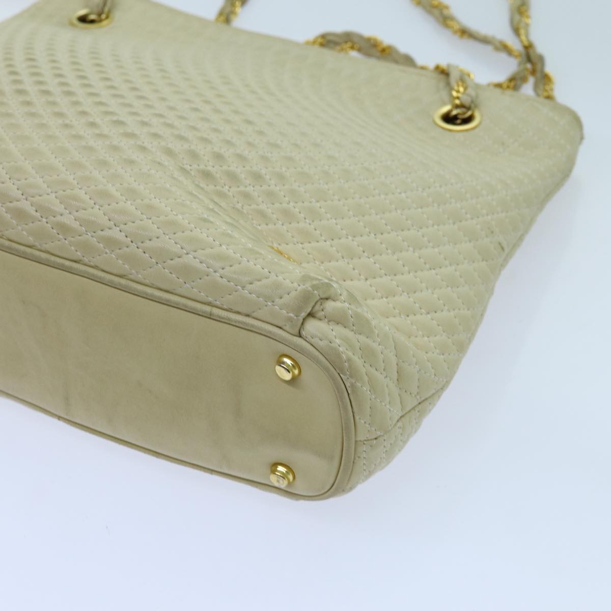 BALLY Quilted Chain Shoulder Bag Leather Beige Auth ac2905