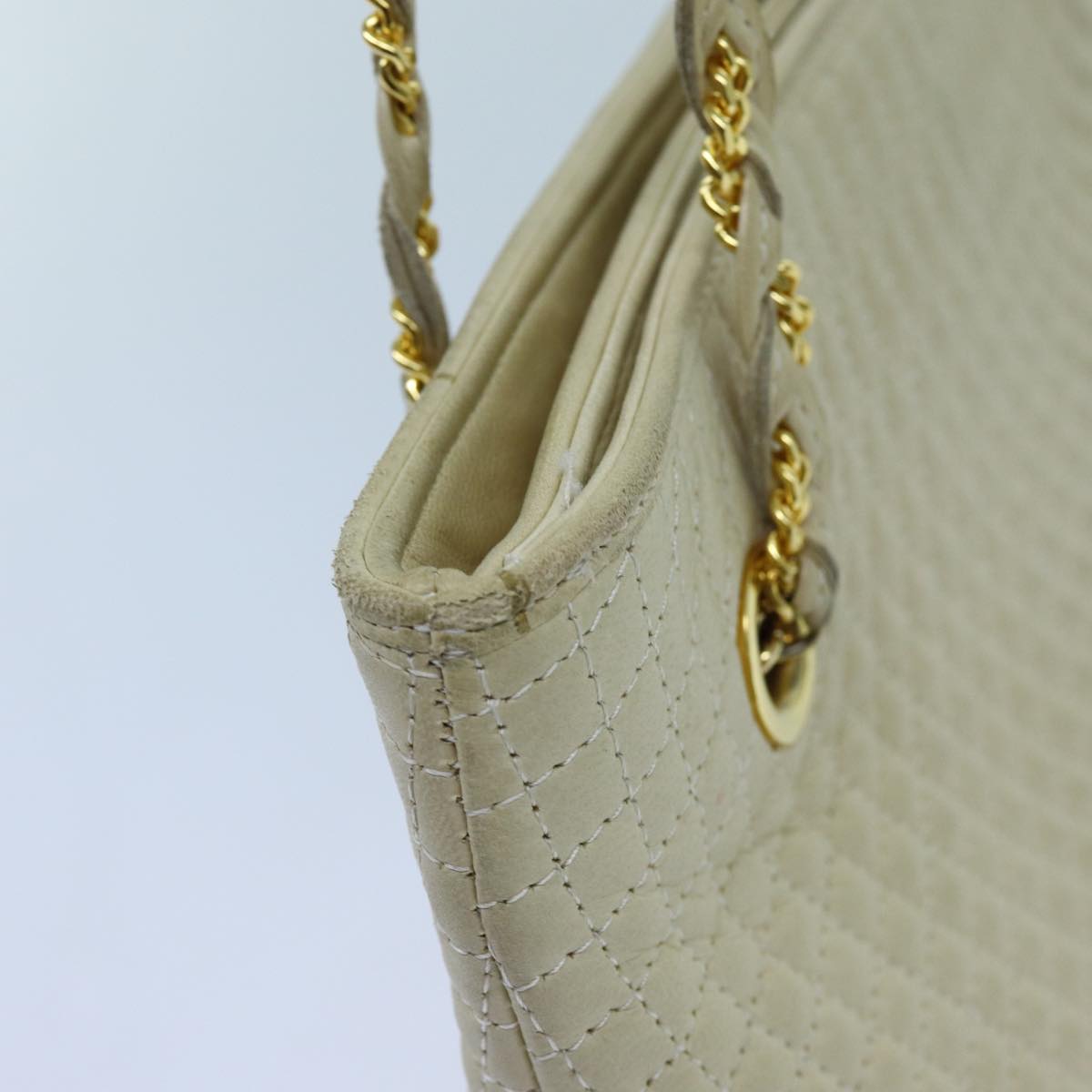 BALLY Quilted Chain Shoulder Bag Leather Beige Auth ac2905