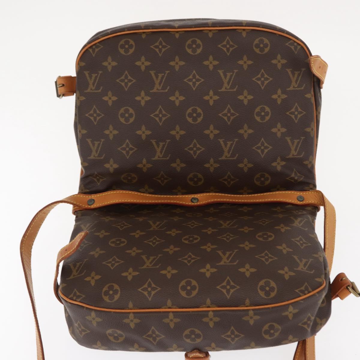 LOUIS VUITTON Monogram Saumur 30 Shoulder Bag M42256 LV Auth am10631