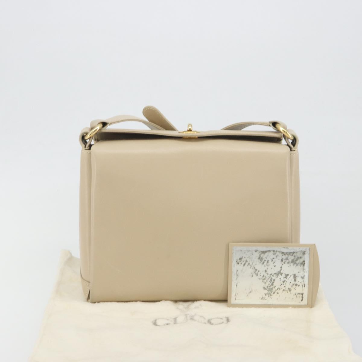 GUCCI Old Turn Lock Shoulder Bag Leather Beige Gold Tone Auth am12298A