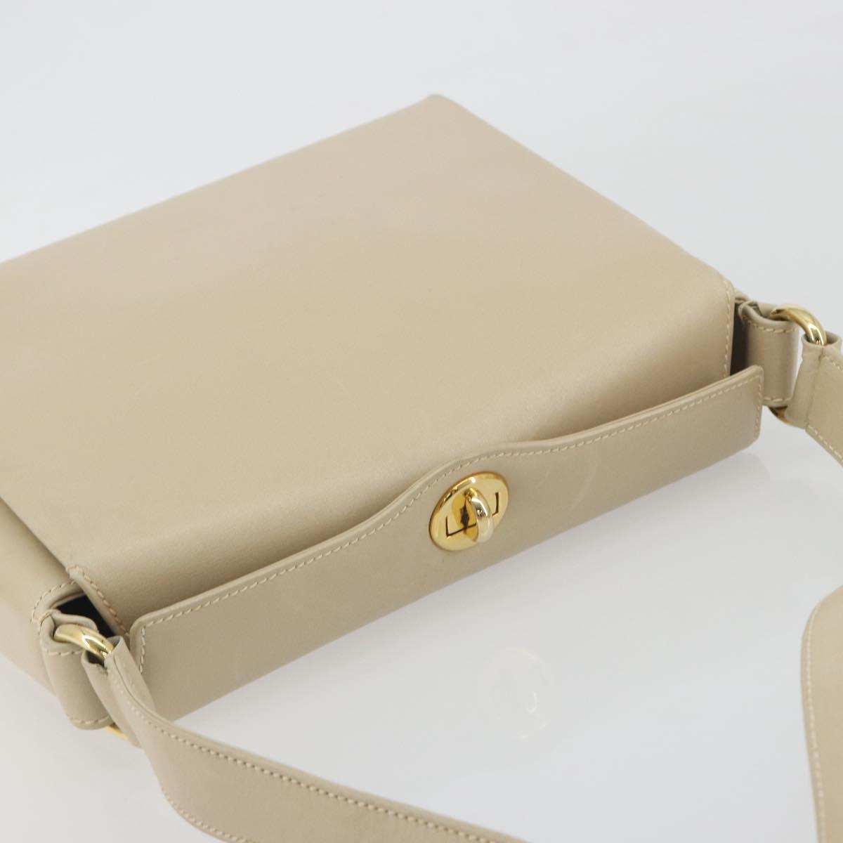 GUCCI Old Turn Lock Shoulder Bag Leather Beige Gold Tone Auth am12298A