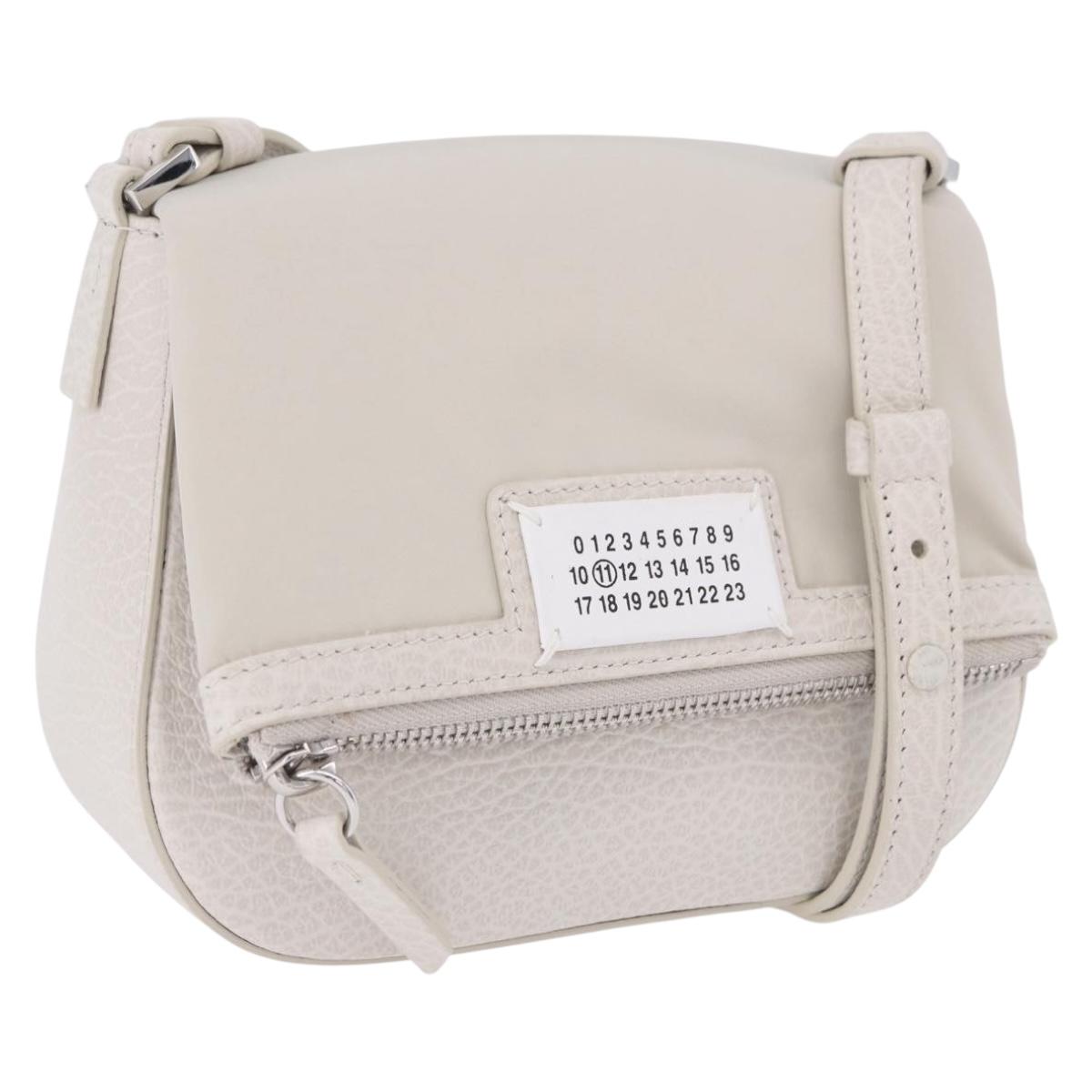 Maison Margiela Shoulder Bag Leather White Silver Auth am12334M