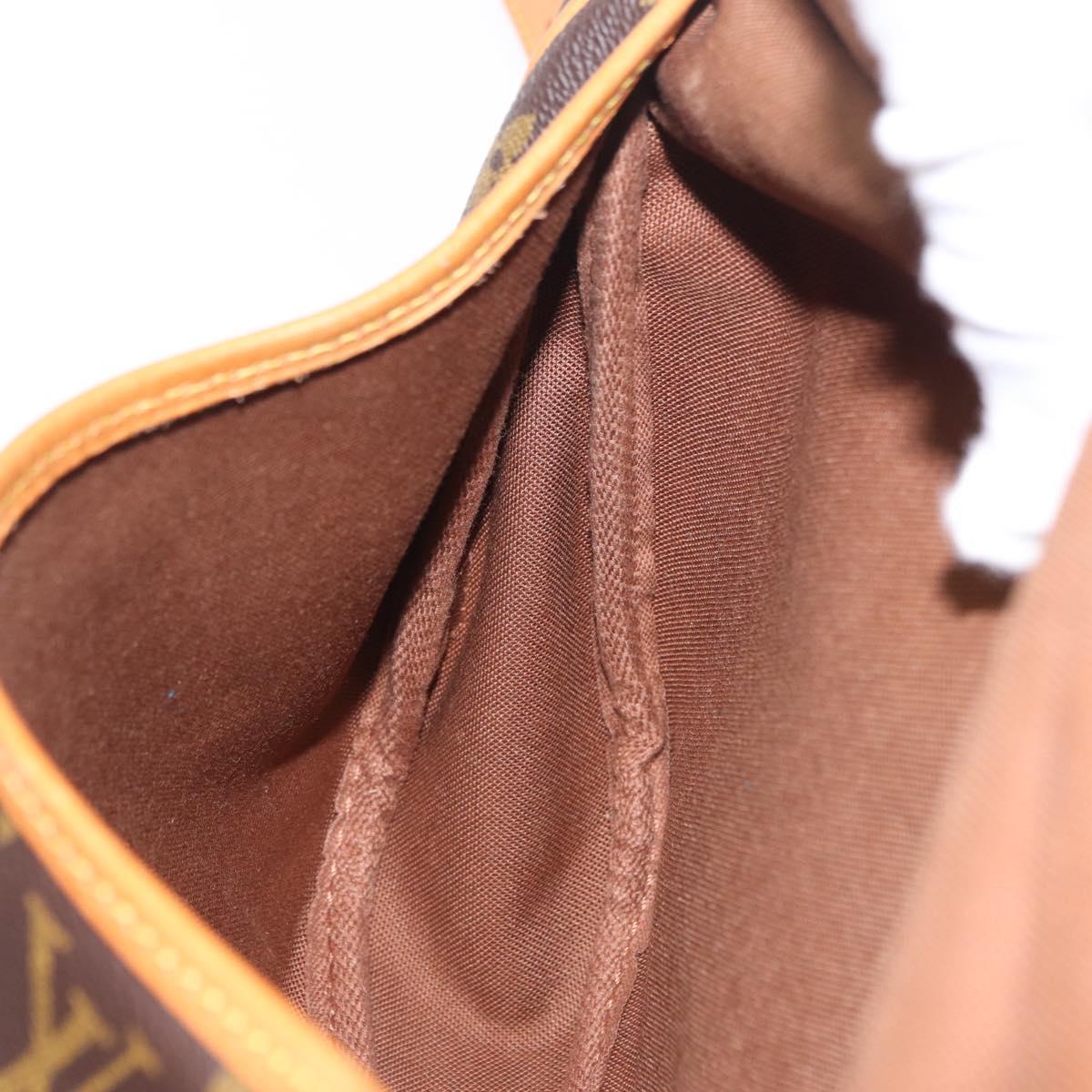 LOUIS VUITTON Monogram Saumur 30 Shoulder Bag M42256 LV Auth am12749V