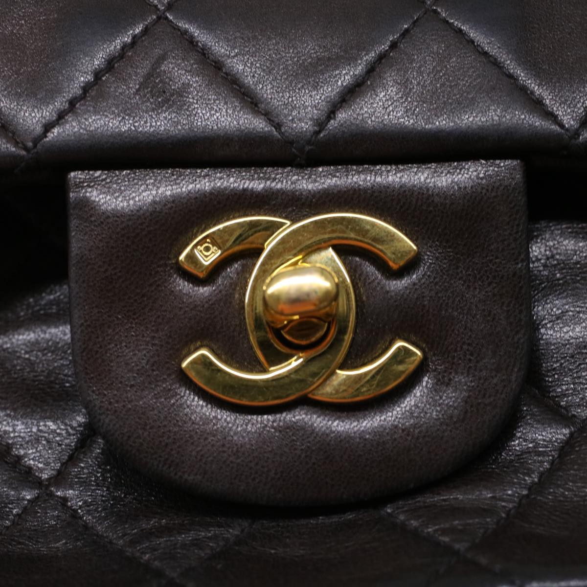 CHANEL Matelasse Turn Lock Chain Shoulder Bag Lamb Skin Black CC Auth am4540