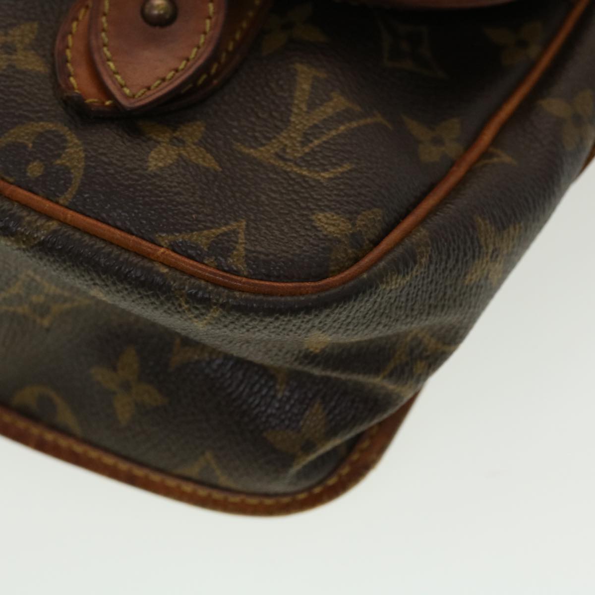 LOUIS VUITTON Monogram Gibeciere MM Shoulder Bag M42247 LV Auth am4560