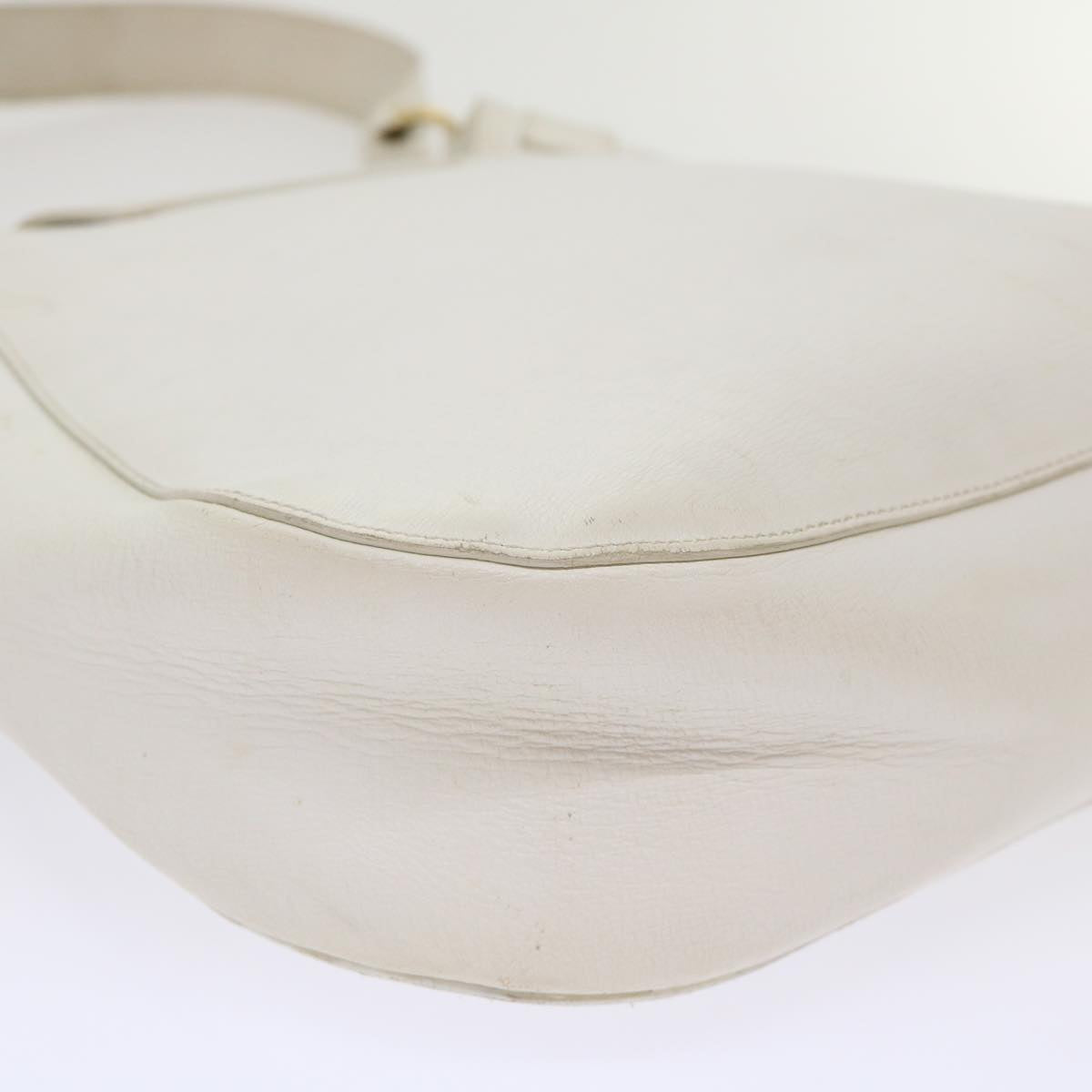Salvatore Ferragamo Gancini Shoulder Bag Leather White AU-21/4407 Auth am4652