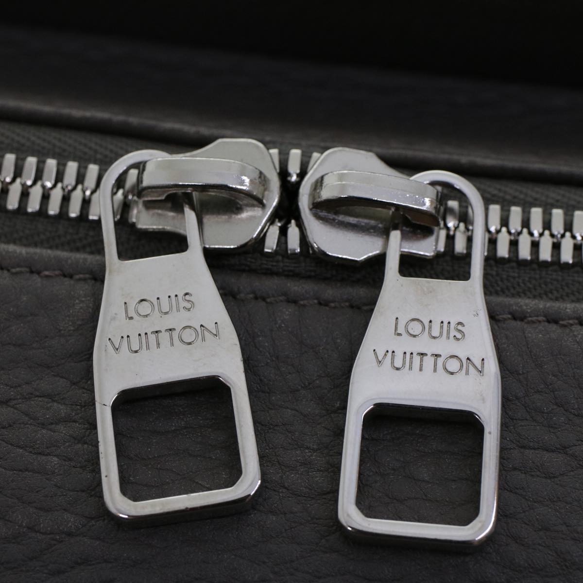 LOUIS VUITTON Naxos Shoulder Bag Leather Gray LV Auth am4782