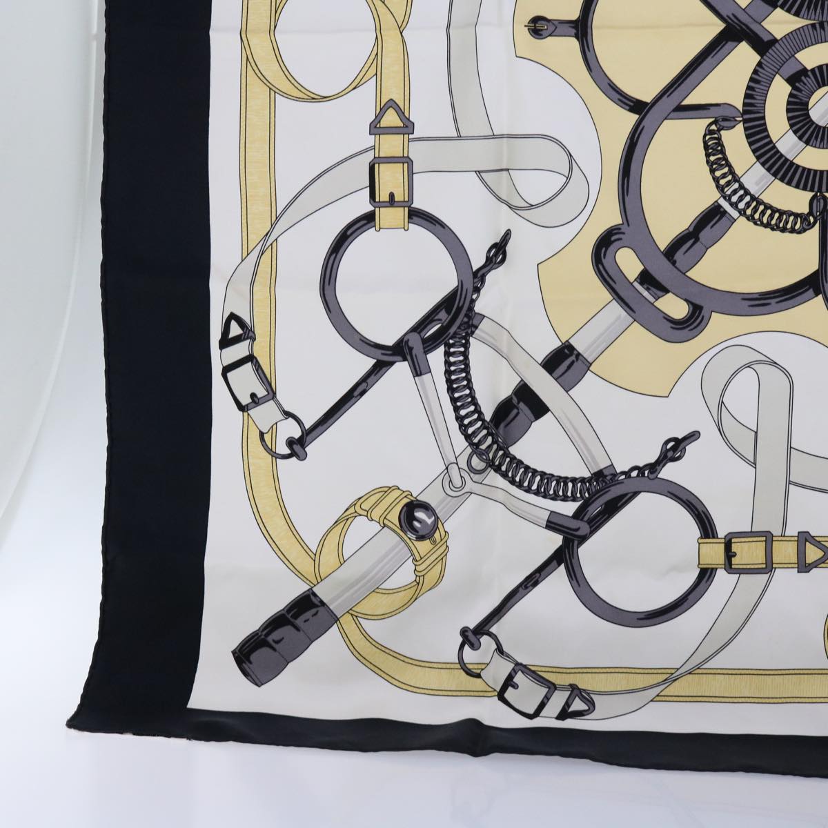 HERMES Carre 90 Eperon d’Or Scarf Silk Black White Auth am5304