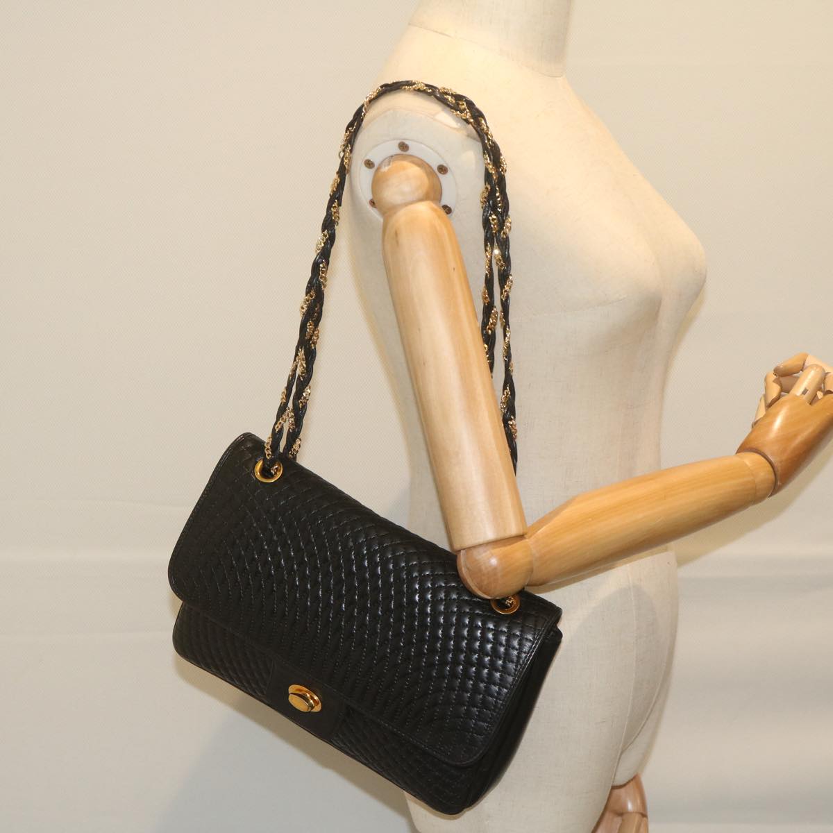 BALLY Quilted Chain Shoulder Bag Leather Black Auth am5340