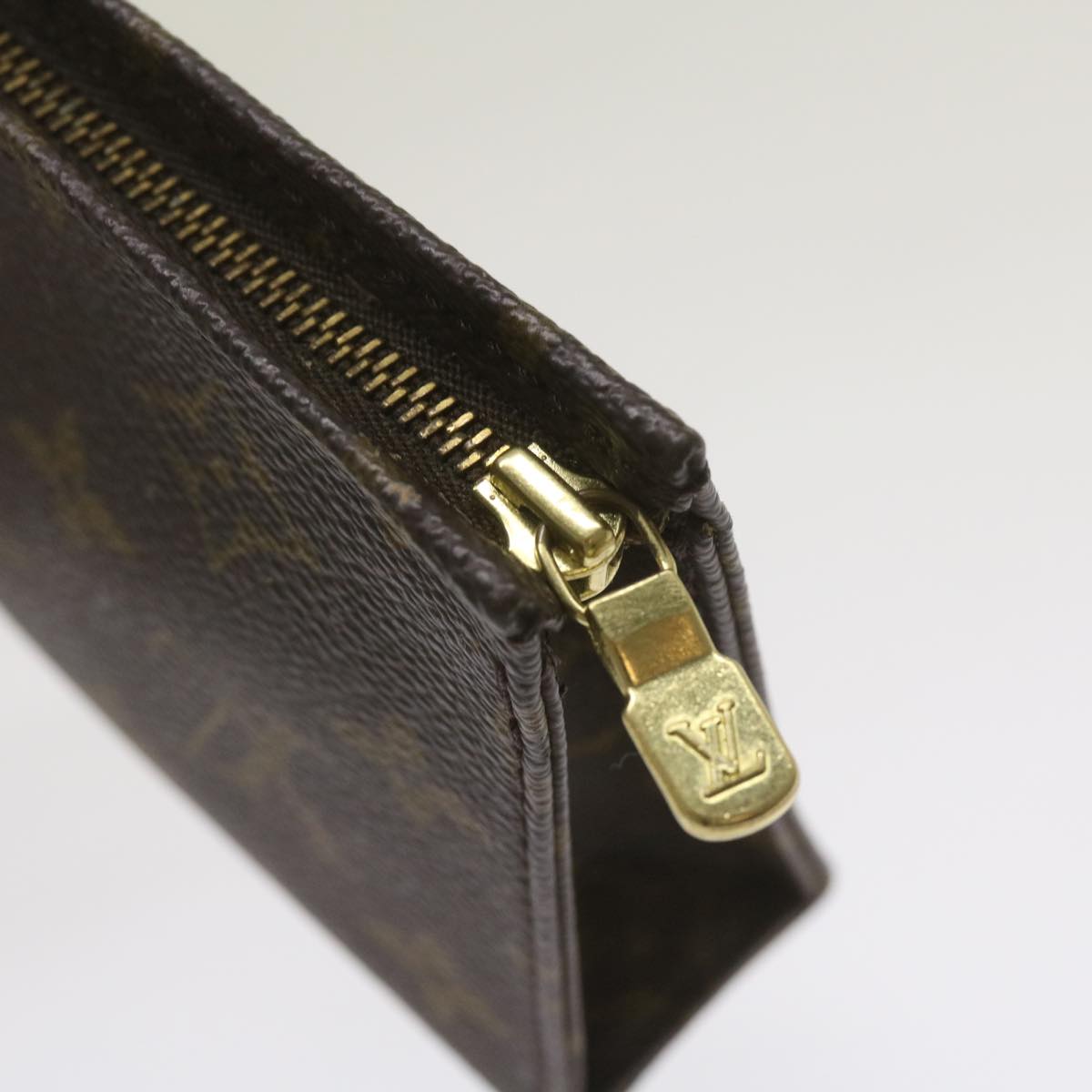 LOUIS VUITTON Monogram Poche Toilette 15 Pouch M47546 LV Auth am5877