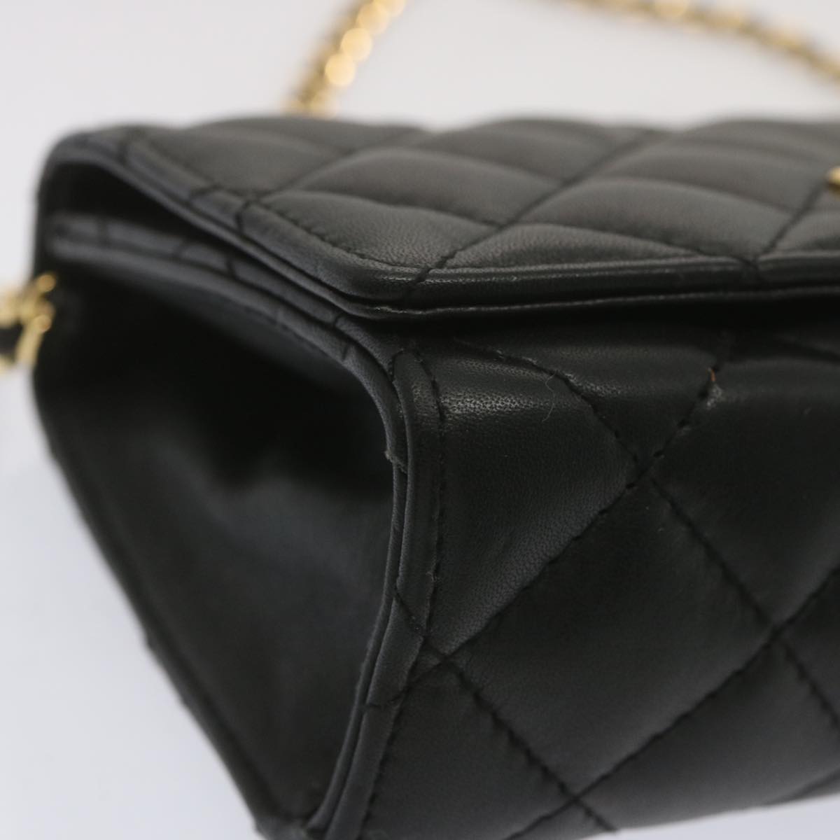 GIVENCHY Quilted Chain Shoulder Bag Leather Black Auth am5981